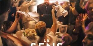 sensdelafete Jean-Pierre Bacri en wedding planner accablé dans une scène du film "Le Sens de la fête", illustrant la dynamique du RSI lacanien.