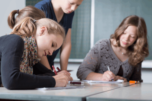 Atelier cinéma ado Paris 13–15 ans – Confiance en soi